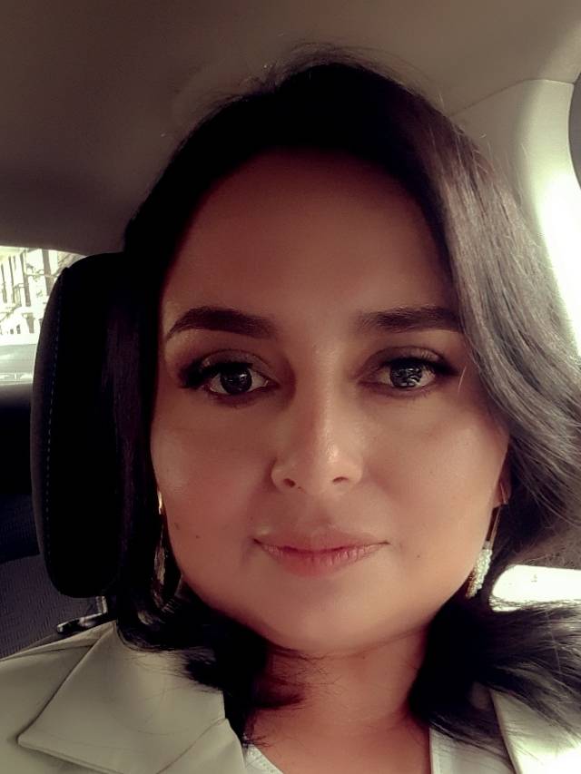 ÁNGELA PATRICIA HOYOS GAVIRIA